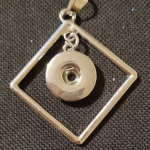 square snap pendant