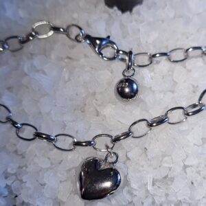 link bracelet with heart