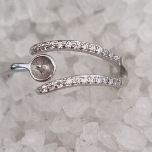 split sides pearl ring